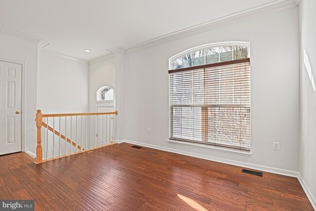 46223 Wales Terrace in Sterling, VA - Building Photo - Building Photo