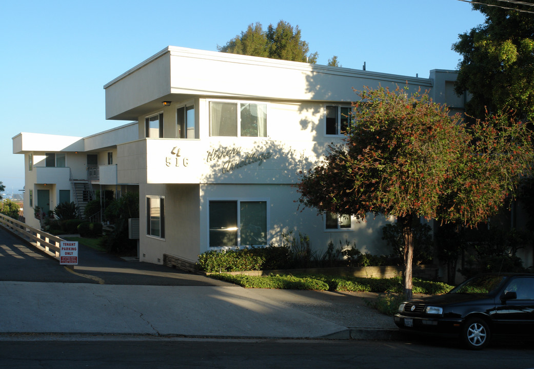 Riviera Arrellaga in Santa Barbara, CA - Foto de edificio