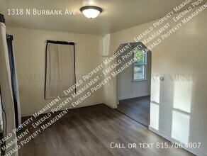 1318 N Burbank Ave in Rockford, IL - Building Photo - Building Photo