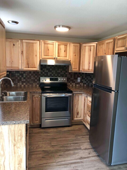 1015 Roosevelt Ave-Unit -E in Loveland, CO - Building Photo