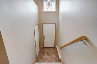 1222 Bergmann Dr in Stillwater, MN - Foto de edificio - Building Photo