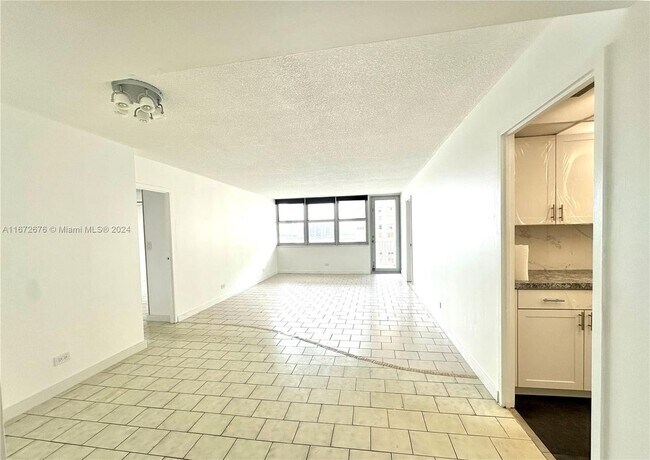 250 174th St in Sunny Isles Beach, FL - Building Photo - Building Photo