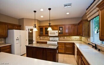 8311 Martinborough Ave in Las Vegas, NV - Building Photo - Building Photo