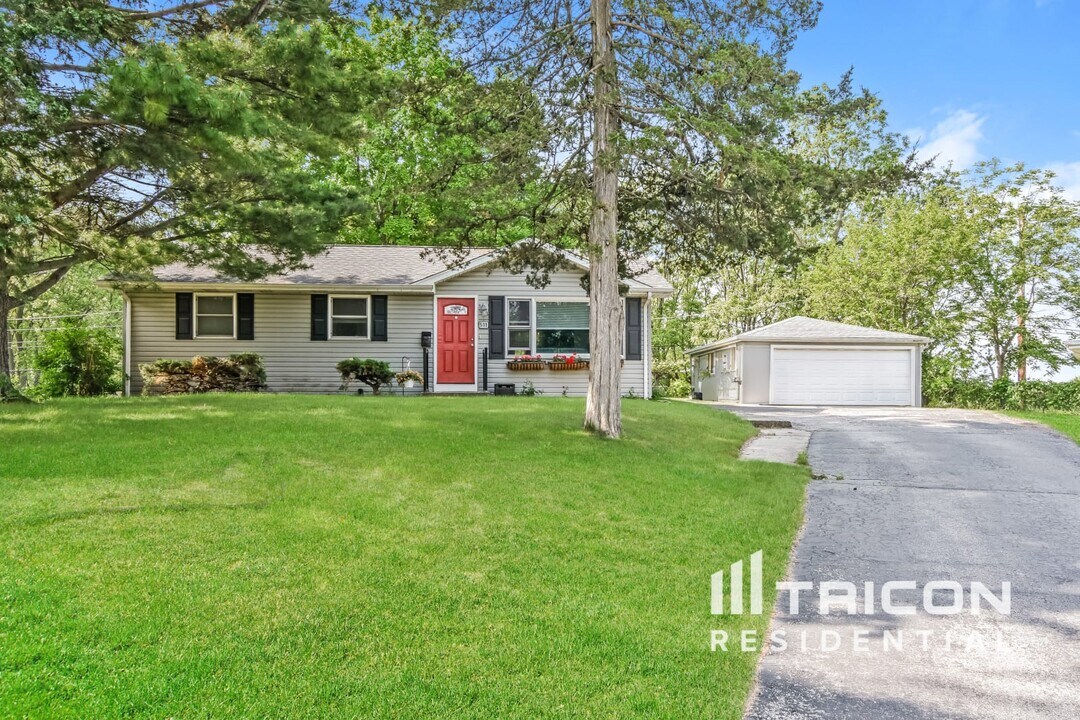 511 Kenilworth St in Grayslake, IL - Building Photo