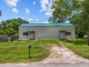 6602 Prino Rd in Hitchcock, TX - Building Photo - Building Photo
