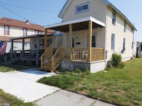 123 W Andrews Ave in Wildwood, NJ - Building Photo - Building Photo