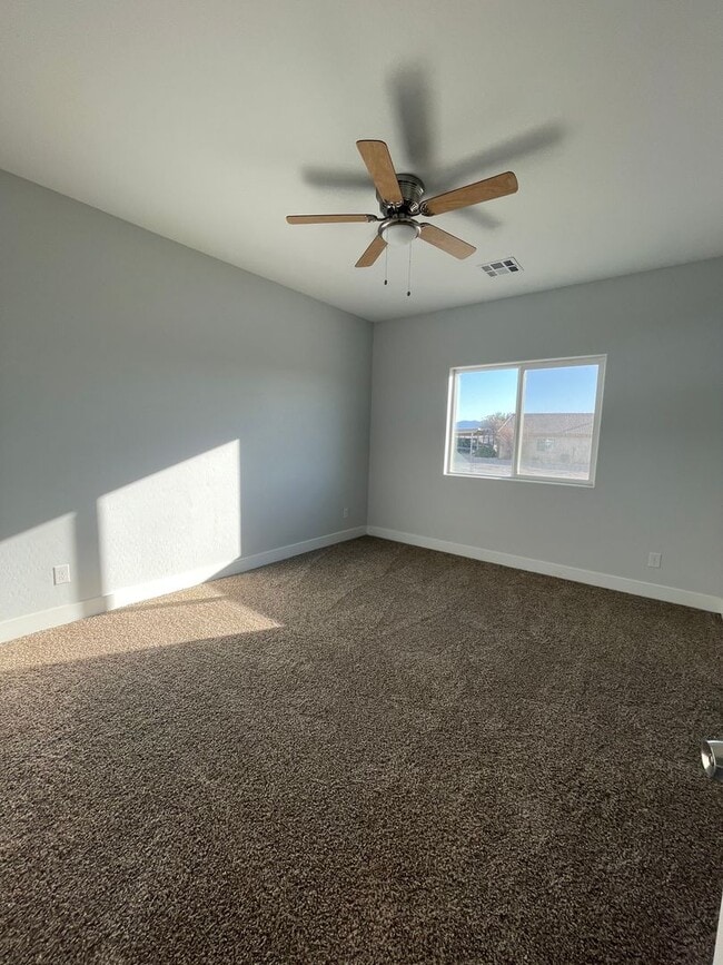 1420 Ogallala St in Pahrump, NV - Building Photo - Building Photo