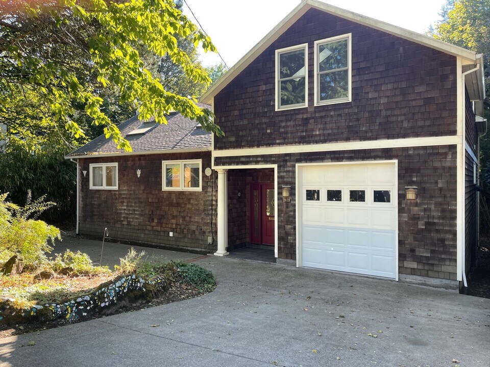 2838 SW Miles St in Portland, OR - Building Photo