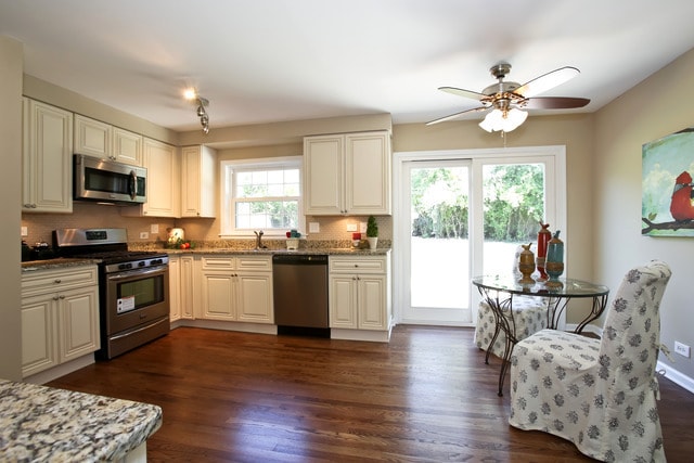 property at 995 Cleveland Rd