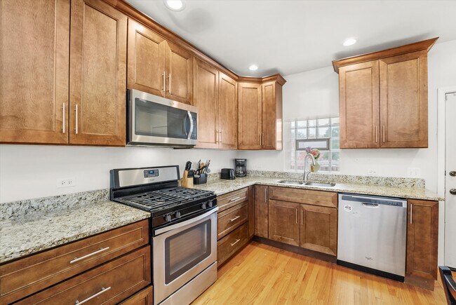 624 S Oakley Blvd, Unit 2 in Chicago, IL - Foto de edificio - Building Photo