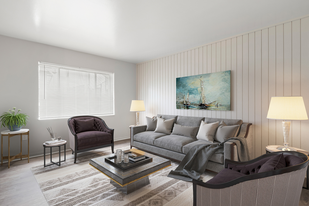 The Commons at Water's Edge Apartments