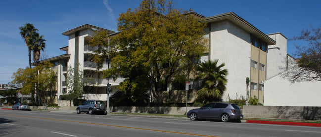 Hacienda Apartments in Pasadena, CA - Building Photo - Building Photo