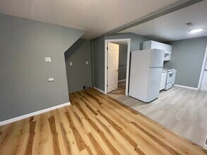 115 Cruger St, Unit 115 in Bath, NY - Foto de edificio - Building Photo