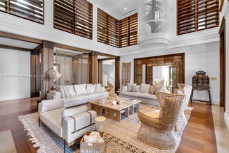 9 Harbor Point in Key Biscayne, FL - Building Photo - Building Photo