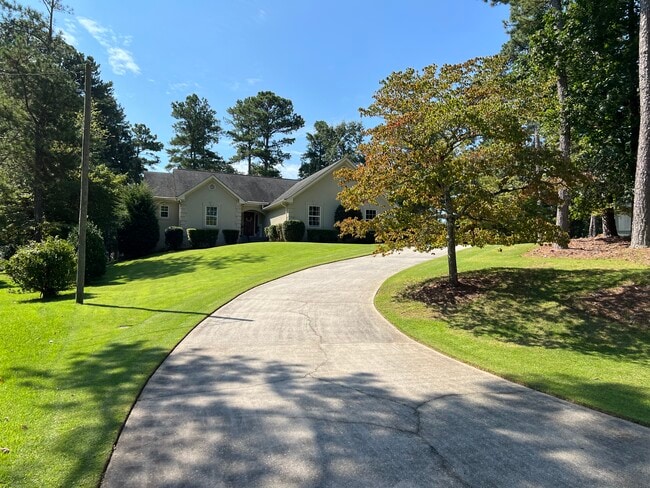 property at 7064 Brigade Ct