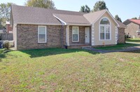 414 Manorstone Ln in Clarksville, TN - Foto de edificio - Building Photo