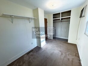 716 W Ash Ave in Mitchell, SD - Building Photo - Building Photo