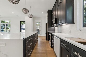 900 Haines Ave in Dallas, TX - Building Photo - Building Photo
