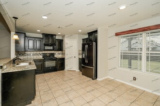 12015 E 110th St N in Owasso, OK - Building Photo - Building Photo