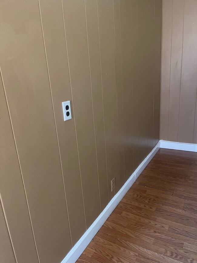 379 Heathland Dr, Unit Lee garden in Bristol, VA - Building Photo - Building Photo