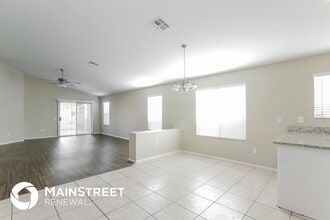 10464 W Reade Ave in Glendale, AZ - Building Photo - Building Photo