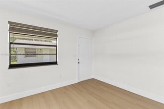 5629 Taft St in Hollywood, FL - Building Photo - Building Photo