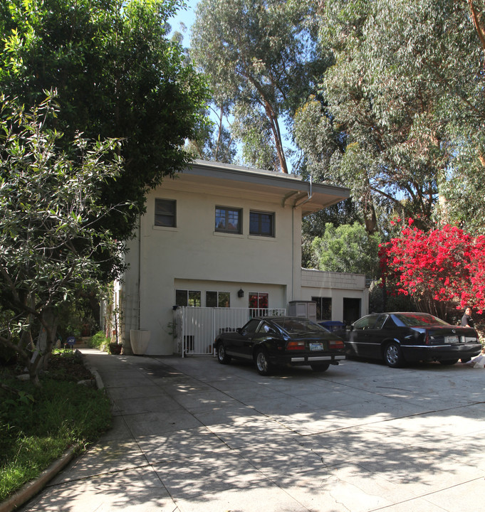 4201 Glenalbyn Dr in Los Angeles, CA - Foto de edificio