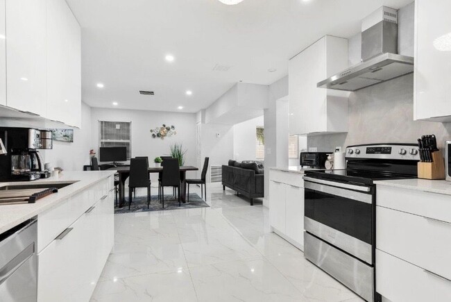 property at 255 Glouchester St