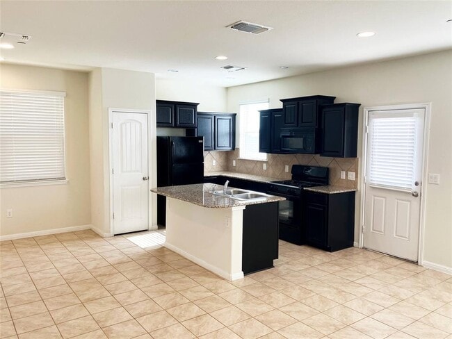 1001 Zodiac Ln in Round Rock, TX - Building Photo - Building Photo