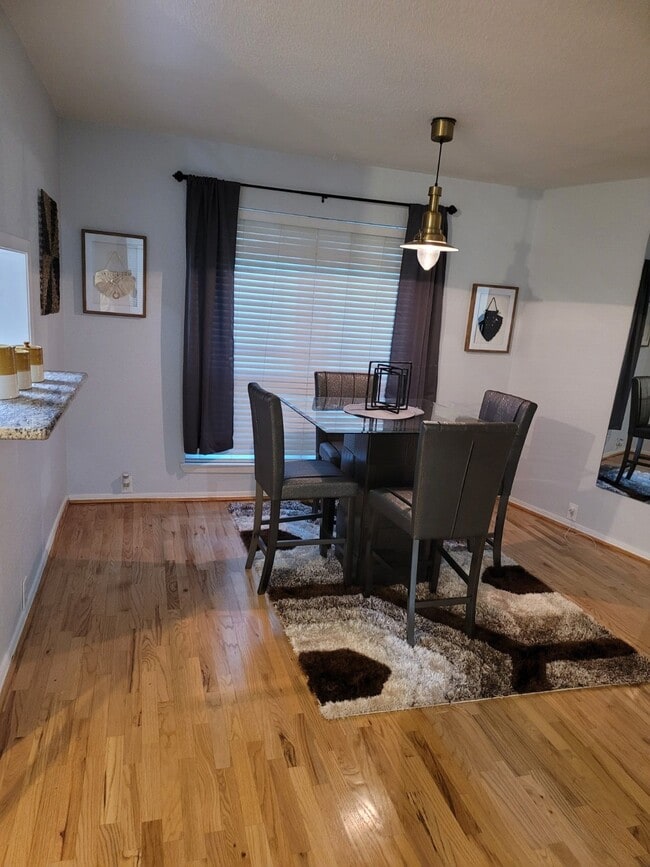 3303 W Greenridge Dr