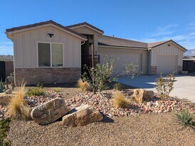 951 N Main St in La Verkin, UT - Building Photo