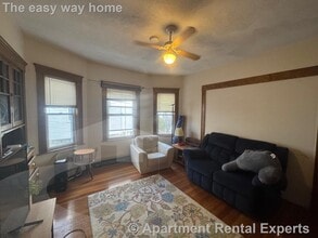 29 Frederick Ave, Unit 1 in Medford, MA - Building Photo - Building Photo