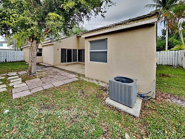 15624 SW 96th Terrace in Miami, FL - Building Photo - Building Photo