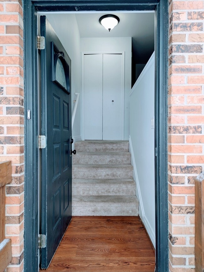 253 Pinewood Cir in Plymouth, MI - Building Photo - Building Photo