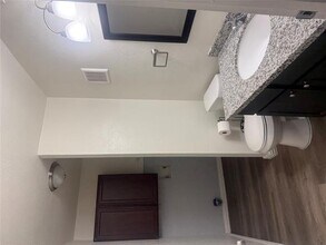 4401 Tophill Ln in Irving, TX - Building Photo - Building Photo