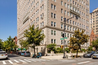 35 Prospect Park W in Brooklyn, NY - Building Photo - Building Photo