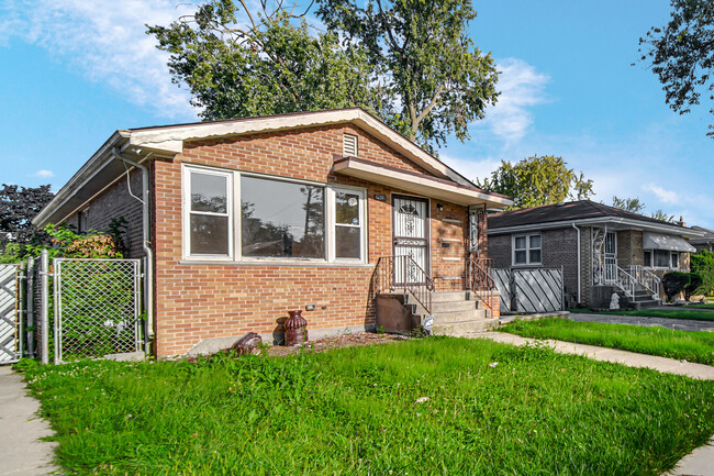 15123 Grant St in Dolton, IL - Building Photo - Building Photo