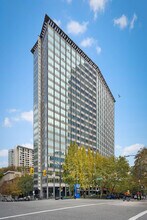989 Nelson St in Vancouver, BC - Building Photo - Building Photo