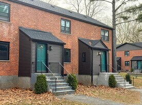 83-144 Fairmont Ave in Kingston, NY - Building Photo