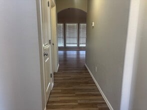 201 W 53rd St in Sand Springs, OK - Building Photo - Building Photo