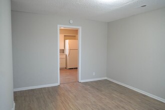 1619 S Kentwood Ave in Springfield, MO - Building Photo - Building Photo