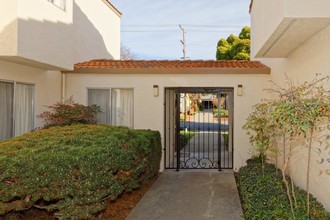 Casa Nido in El Cerrito, CA - Building Photo - Building Photo