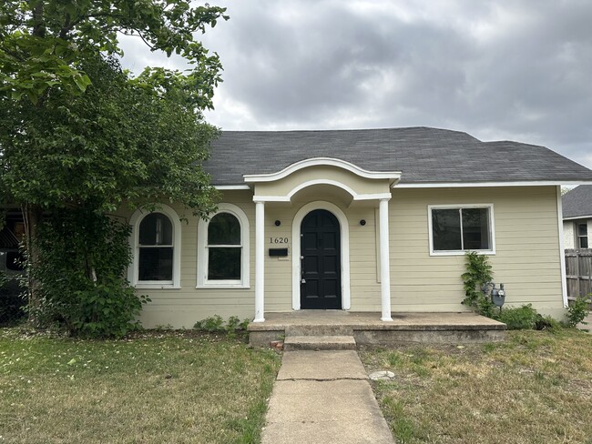 property at 1620 Proctor Ave