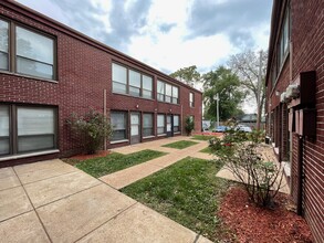 Morganford Plaza Apartments in St. Louis, MO - Building Photo - Building Photo