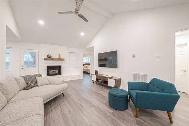 property at 26415 Hunters Hollow Dr