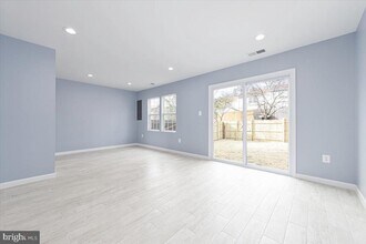 12304 Woodlawn Ct in Woodbridge, VA - Building Photo - Building Photo