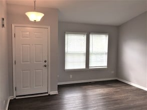 2631 Fairfax Ln in Lake In The Hills, IL - Foto de edificio - Building Photo