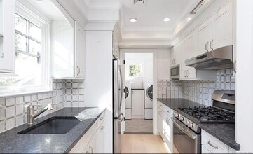 56 1/2 Roton Ave in Norwalk, CT - Building Photo - Building Photo