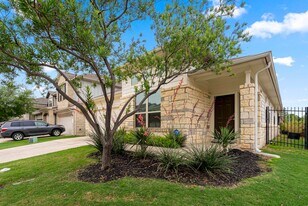 11900 Mercantile Ln in Austin, TX - Building Photo