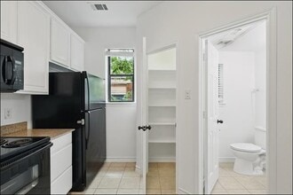 116 E Nemo St in Arlington, TX - Foto de edificio - Building Photo